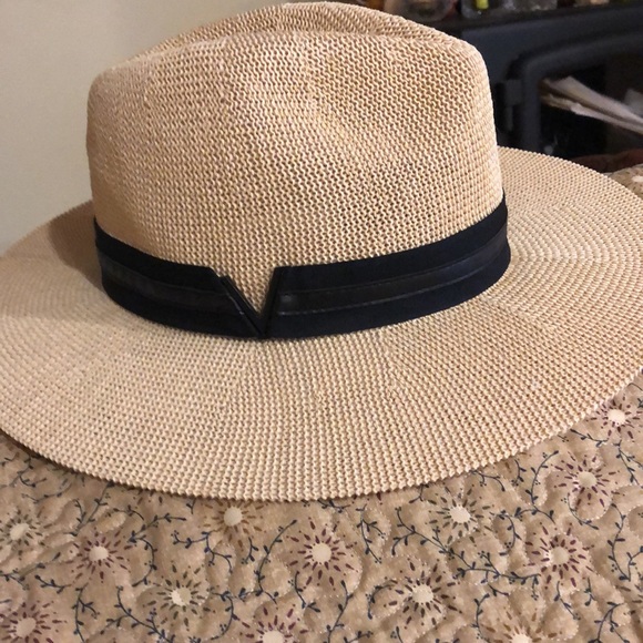 Vince Camuto Hat - Picture 4 of 8